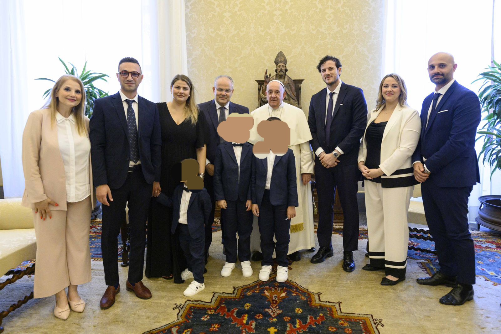 Michele Affidato con la famiglia da Papa Francesco