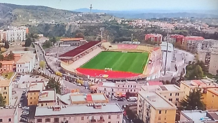 Veduta aerea di Catanzaro e in particolare dello stadio