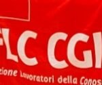Crotone, dirigente strappa cartellone Nessuno è straniero ma per Flc-Cgil: Inclusione è principio costituzionale, non posizione politica