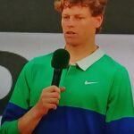 Roma, Sinne(re) del mondo. In finale al Foro surclassa il norvegese Ruud con un doppio 6-4 ed entra nella storia dello sport italiano 50 anni dopo Panatta