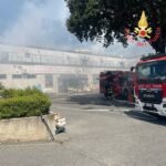 Catanzaro, incendio attività commerciale via Lucrezia Dv